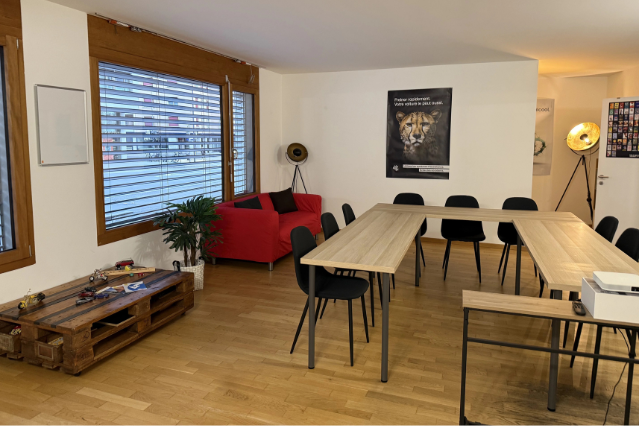 Salle de cours de sensibilisation au trafic routier à Sion et St-Pierre-de-Clages - Auto / moto-école Sandra L